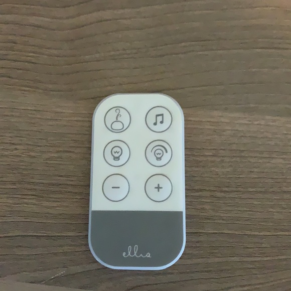 Ellia Essential Oil Diffuser - Picture 3 of 3